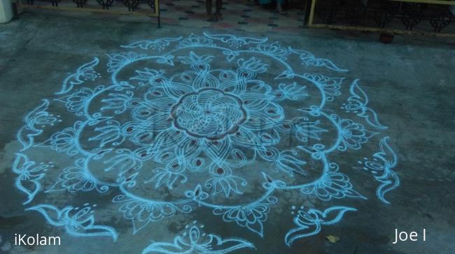 Rangoli: Floral design 