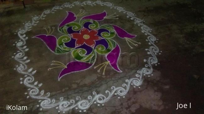 Rangoli: Parrots in tulips 