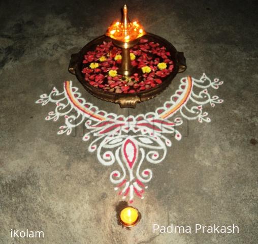 Rangoli: Kolam around the lamp