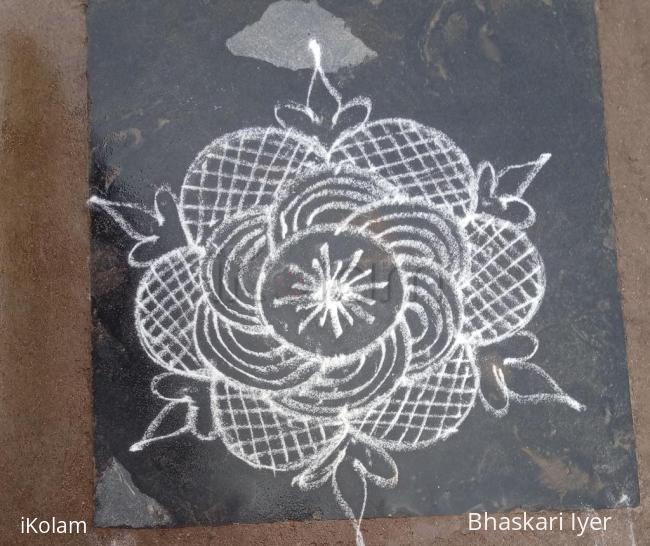 Rangoli: Friday padi kolam