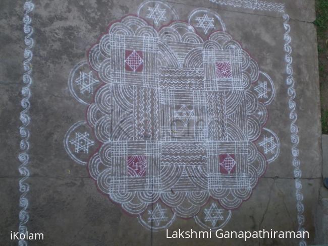 Rangoli: navarathri padikolam