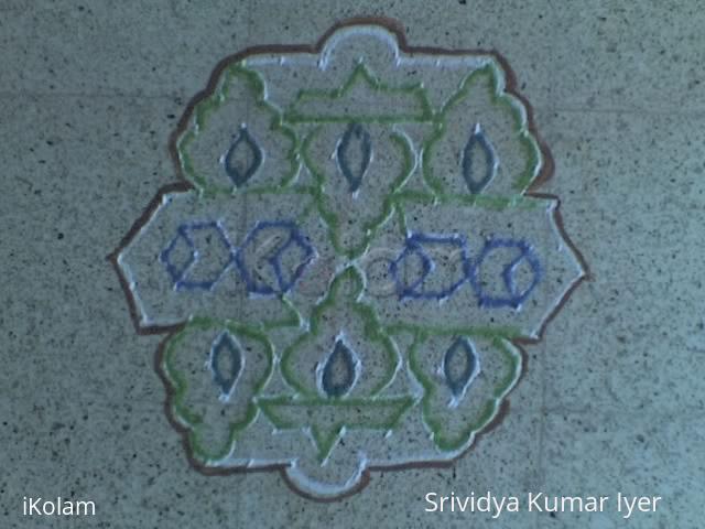 Rangoli: 13-7 Idai Pulli Lamp Kolam