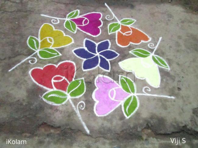 Rangoli: beautiful flower kolam