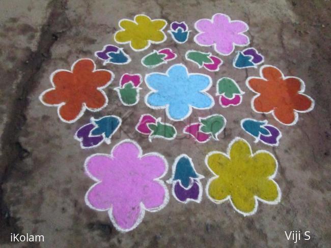 Rangoli: flower with bud kolam