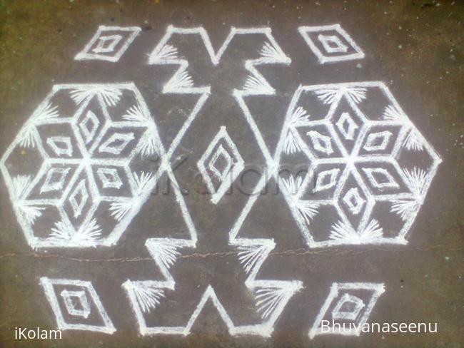 Rangoli: marghazi kolam