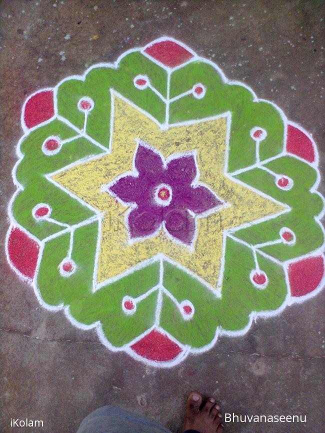 Rangoli: marghazi kolam 