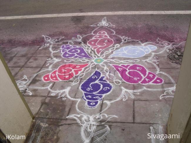 Rangoli: shell kolam