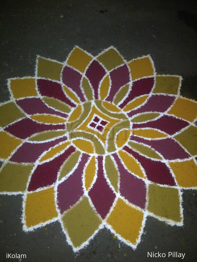 Rangoli: 16 petal lotus 