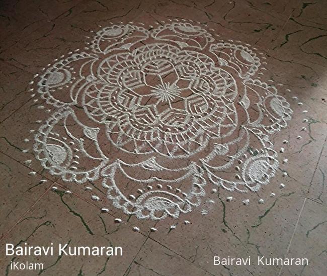 Rangoli: Navaratri day 7