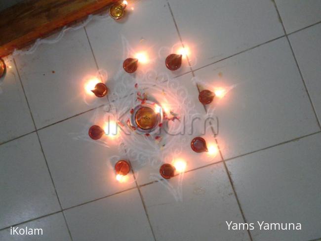 Rangoli: Free hand - Deepam