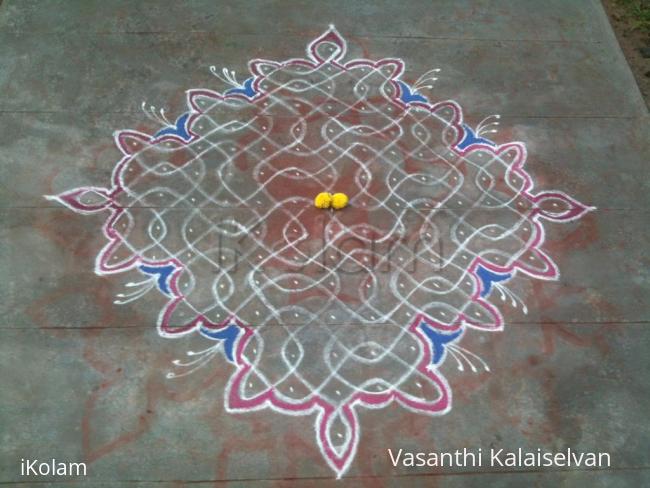 Rangoli: marhazhi kolam