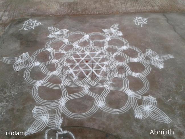 Rangoli: Double stroked rangoli