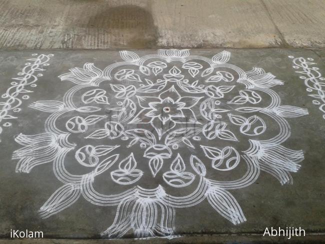 Rangoli: Diya kolam