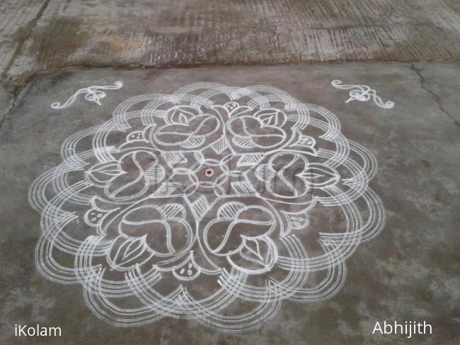 Rangoli: Margazhi kolam