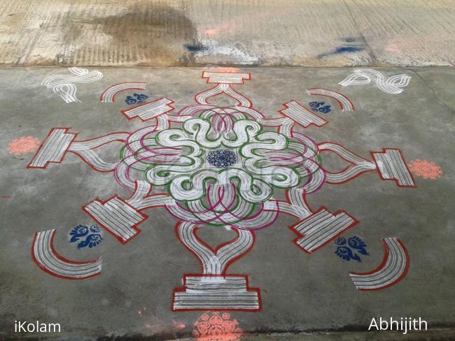 Rangoli: Friday Padi kolam