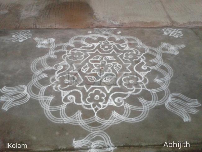 Rangoli: Margazhi kolam 