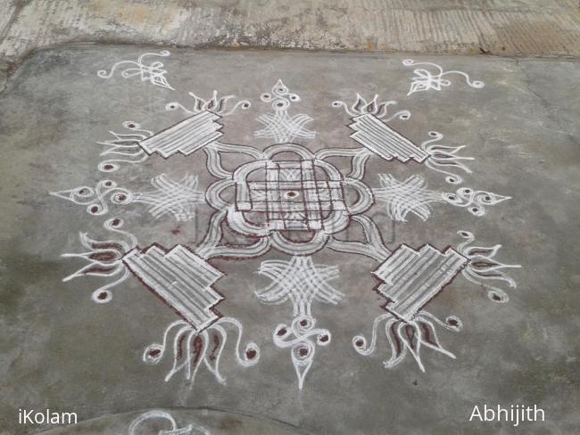 Rangoli: simple padi kolam