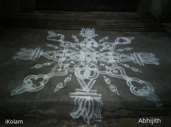 Rangoli: Friday padi kolam