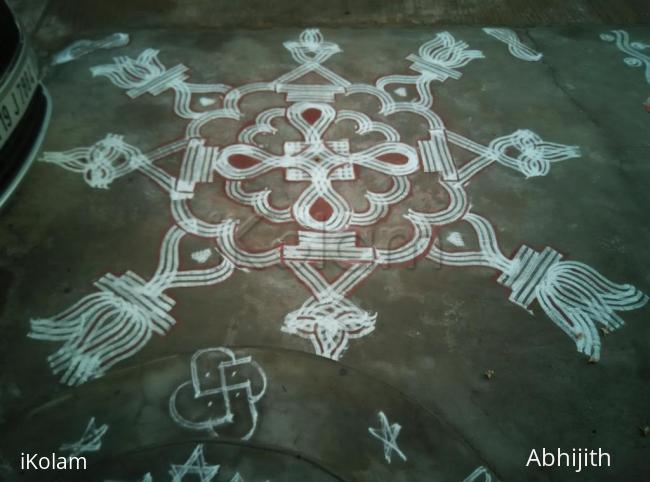 Rangoli: Friday Padi kolam