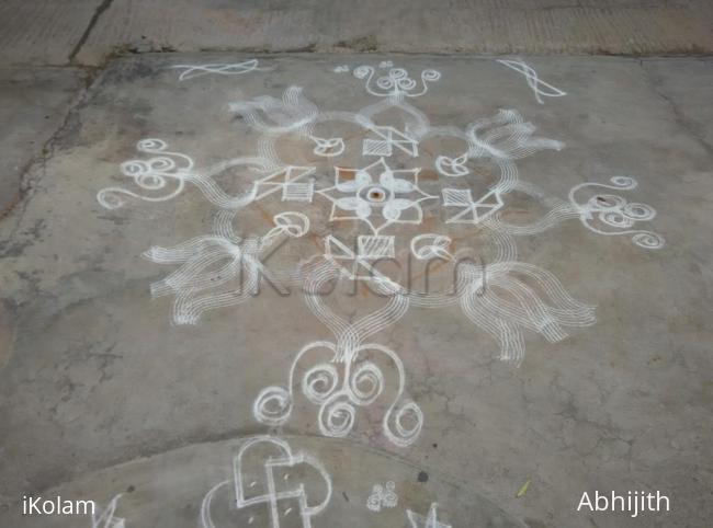 Rangoli: Deepam kolam