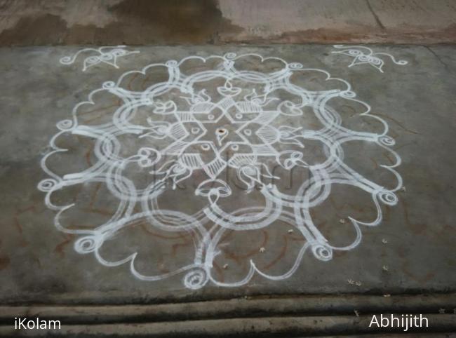 Rangoli: Star rangoli 