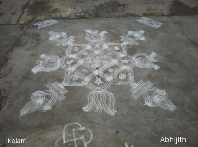 Rangoli: Simple  padi Kolam 