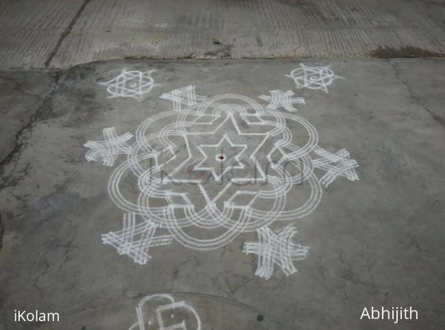 Rangoli: Simple  Kolam 