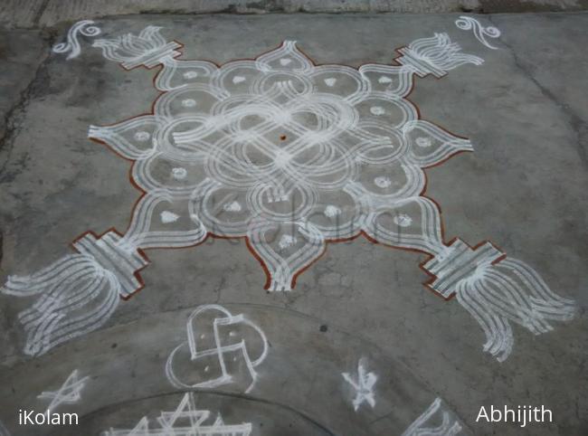 Rangoli: Friday Padi kolam