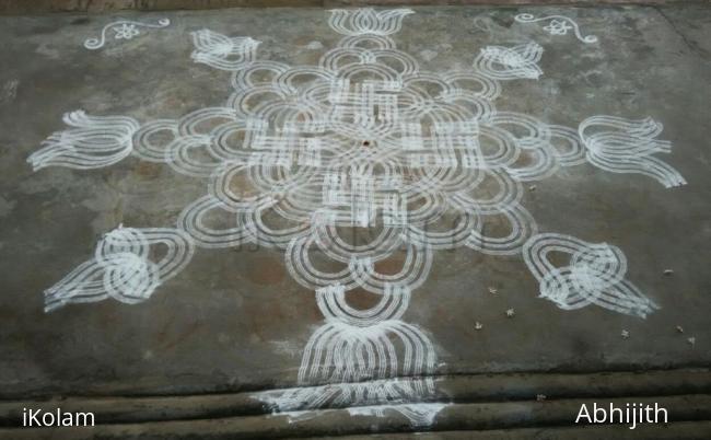 Rangoli: Swastik rangoli