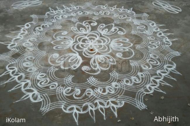 Rangoli: Lotus  Kolam 