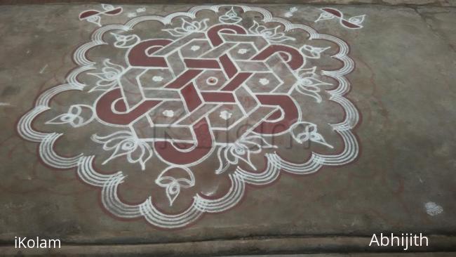 Rangoli: Tuesday kolam