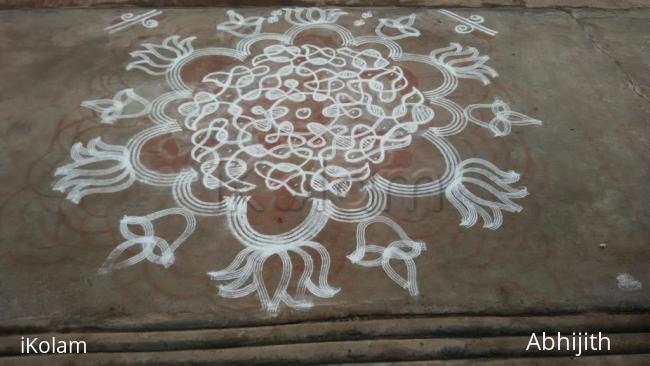 Rangoli: Chikku kolam 