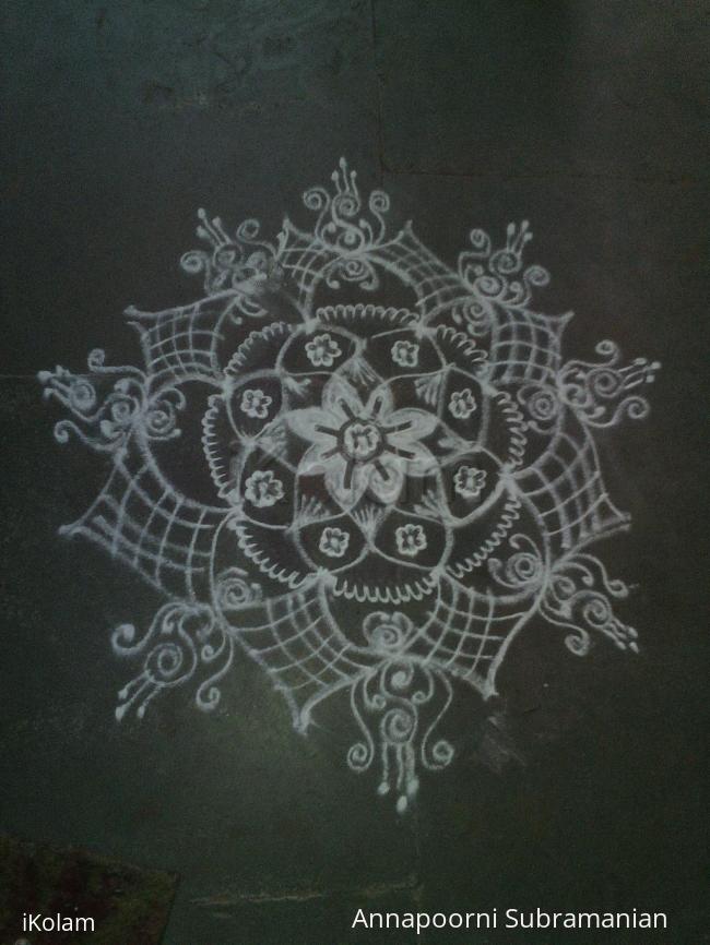 Rangoli: A simple free hand kolam