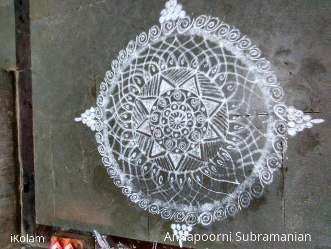 Rangoli: margazhi kolam