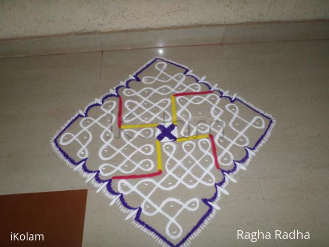 Rangoli: Swastik in chikku