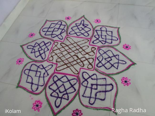 Rangoli: CHIKKU & PADIKOLAM