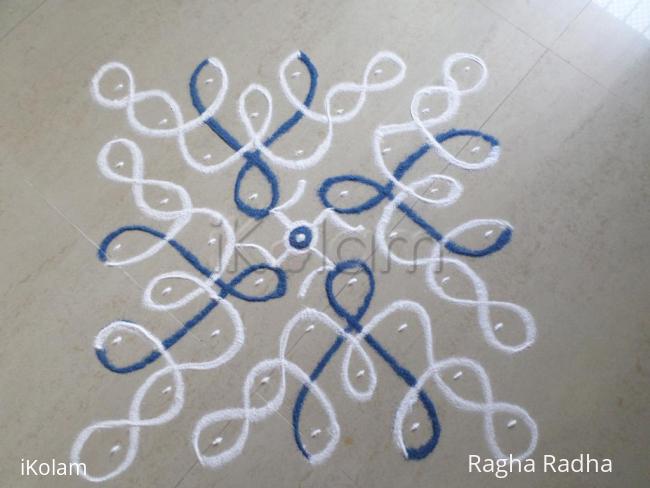 Rangoli: Blue chikku