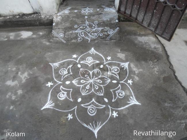 Rangoli: Daily kolam.