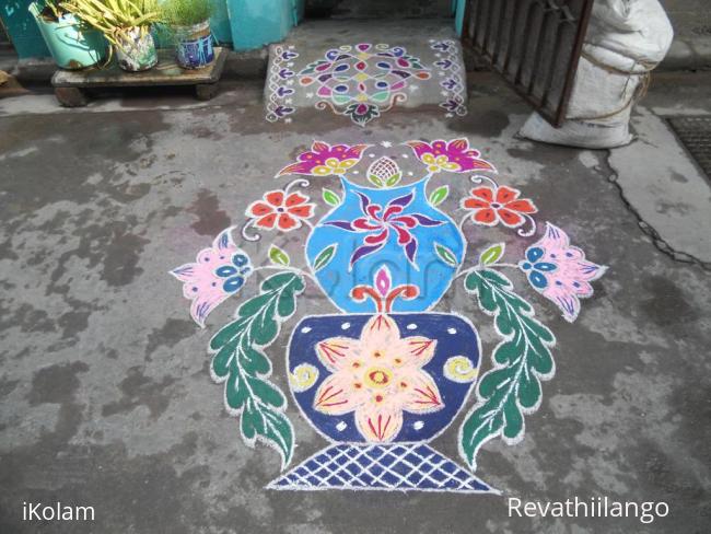 Rangoli:  Markazhi Kolam - Flower pot