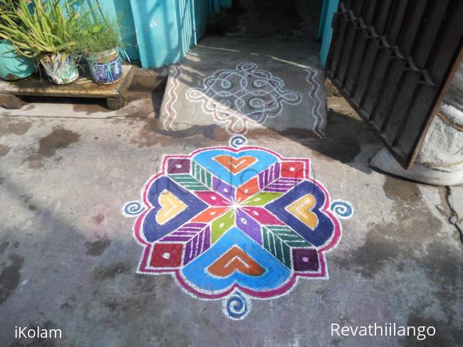 Rangoli: A simple colourful Kolam.