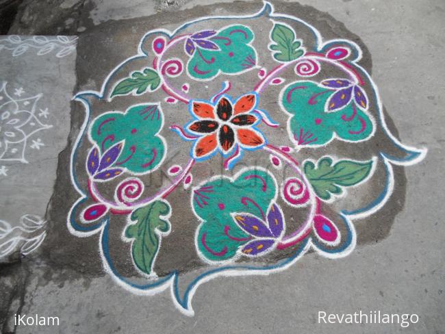 Rangoli: A green kolam design.