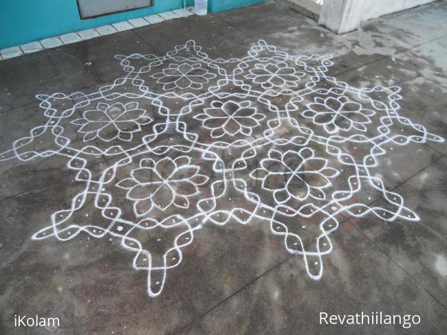 Rangoli: The same chikku kolam dot grid image.