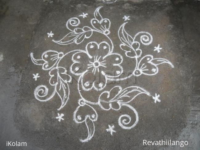 Rangoli: A small flower kolam.