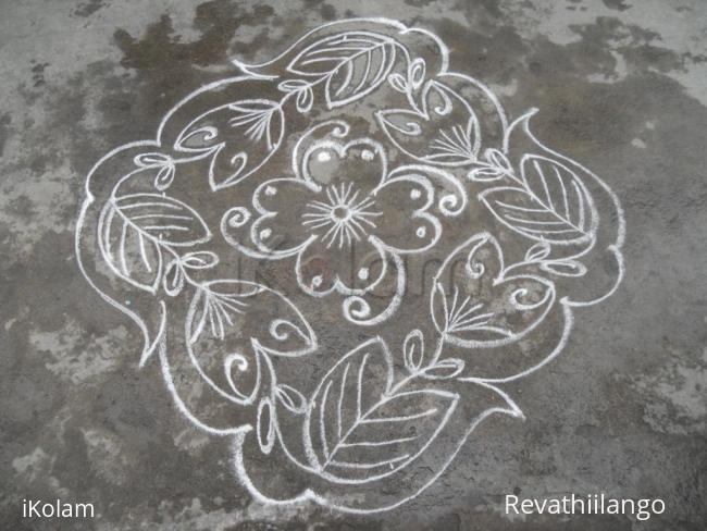 Rangoli: Lilly leaf kolam.