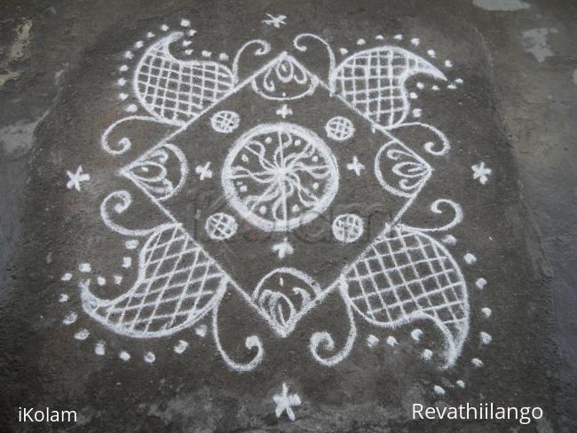 Rangoli: A small padi kolam.