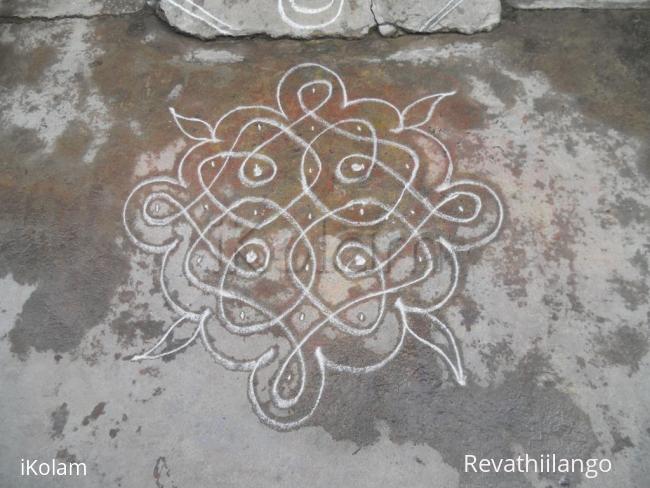 Rangoli: Rev's daily chikku kolam.