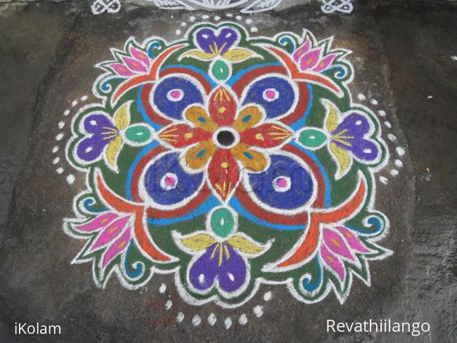 Rangoli: Rev's Vijayadasami kolam.