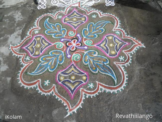 Rangoli: Rev's regular kolam.