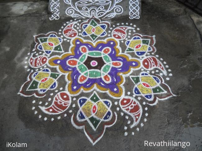 Rangoli: Rev's margazhi day 4 kolam.