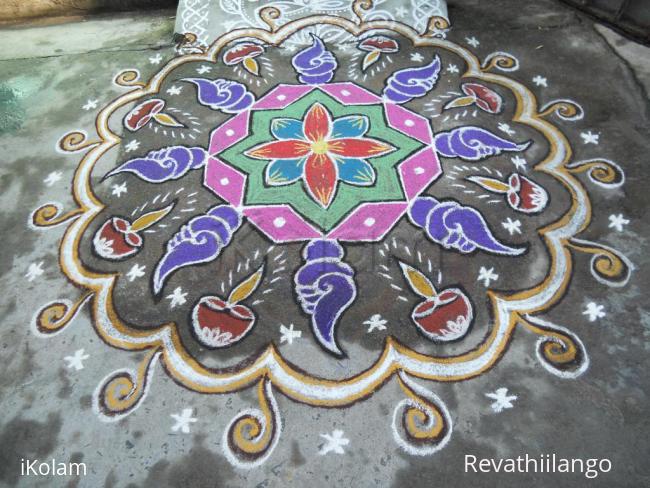 Rangoli: Rev's margazhi day 5 Vaigunda eagadashi kolam.